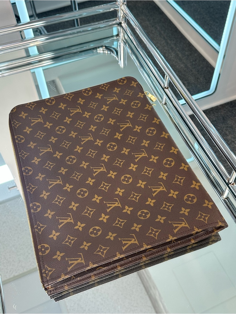 Louis Vuitton Poche Documents 38 (GM size)